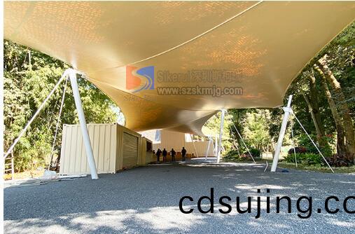 張拉(la)膜公司解讀景觀(guan)係列膜結構(gou)有(you)何(he)優(you)勢(shi)