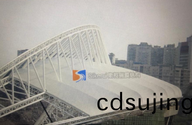 服務週到的(de)膜(mo)結(jie)構公司的(de)産品(pin)有哪些(xie)優(you)點？