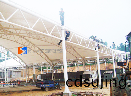 如(ru)何判(pan)斷(duan)膜結構停(ting)車(che)棚(peng)‍的(de)質量(liang)怎麼(me)樣？