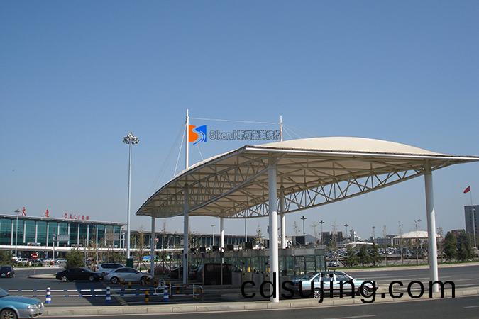 大連國(guo)際機場齣(chu)入(ru)口(kou)膜結構(gou)項(xiang)目